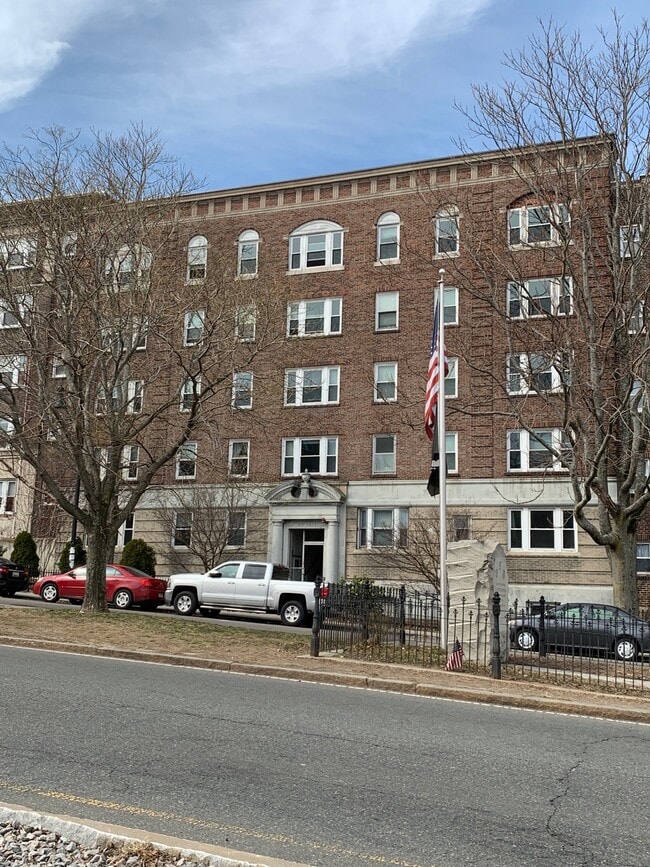 1622 Commonwealth Ave, Unit 27