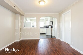 7803 S Central Ave in Burbank, IL - Foto de edificio - Building Photo