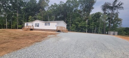3626 S Jim Minor Rd in Haw River, NC - Building Photo - Building Photo