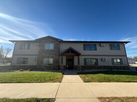 1519 1st Ave NE in Watertown, SD - Building Photo