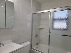 116-03 Newburg St-Unit -2nd Fl in Queens, NY - Building Photo - Building Photo