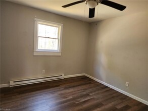 1471 US-52, Unit 6 in Pilot Mountain, NC - Building Photo - Building Photo