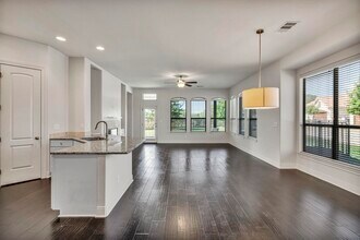 307 Enclave Cir in Horseshoe Bay, TX - Building Photo - Building Photo