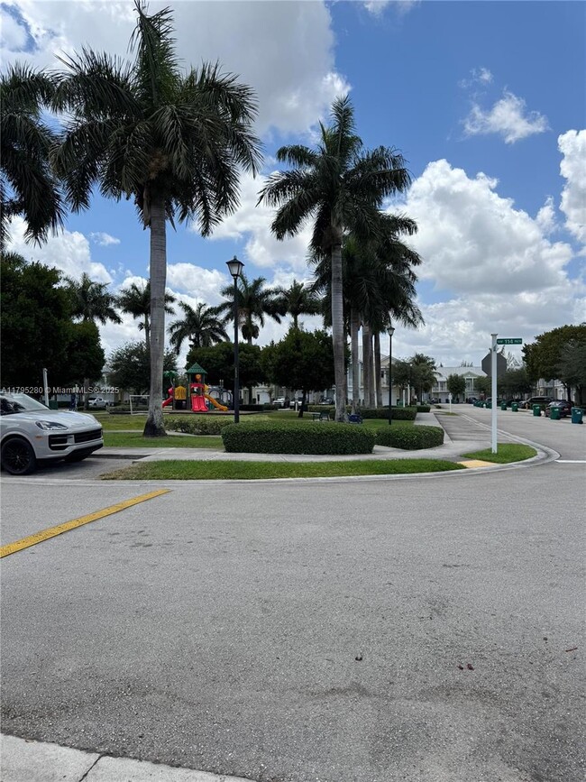 7515 NW 114th Path in Doral, FL - Building Photo - Building Photo