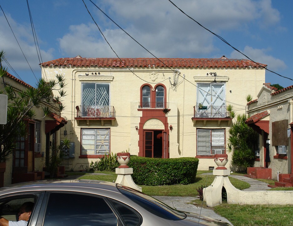 638 SW 17th Ave in Miami, FL - Building Photo