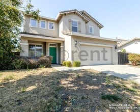 3301 Myna Way in Sacramento, CA - Foto de edificio - Building Photo