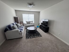 1919 Aquinas Ct in Marietta, GA - Foto de edificio - Building Photo