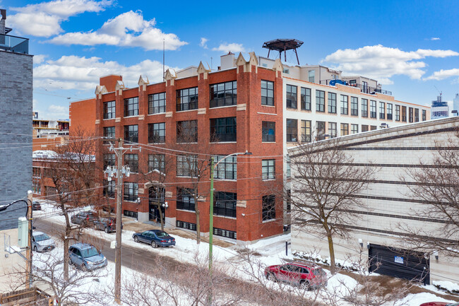 Heartbreak Lofts in Chicago, IL - Building Photo - Building Photo