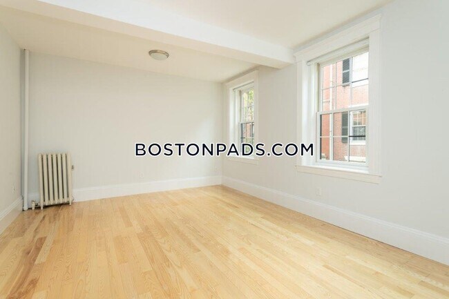 85 Myrtle St in Boston, MA - Building Photo - Building Photo