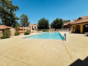 4901 E Kelton Ln, Unit 1041 in Scottsdale, AZ - Building Photo - Building Photo