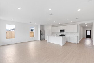 5406 Peacock Bass Dr in Baytown, TX - Building Photo - Building Photo