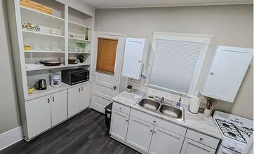 10415-10415 Bernard Ave in Cleveland, OH - Building Photo - Building Photo