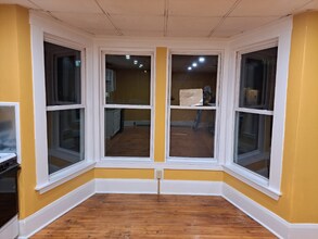 2 Myrtle St, Unit Unit 6 in Rochester, NH - Foto de edificio - Building Photo