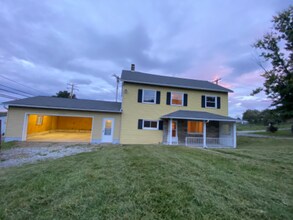 2648 PA-982 in Mount Pleasant, PA - Foto de edificio - Building Photo