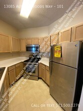 13085 Autumn Woods Way in Fairfax, VA - Building Photo - Building Photo