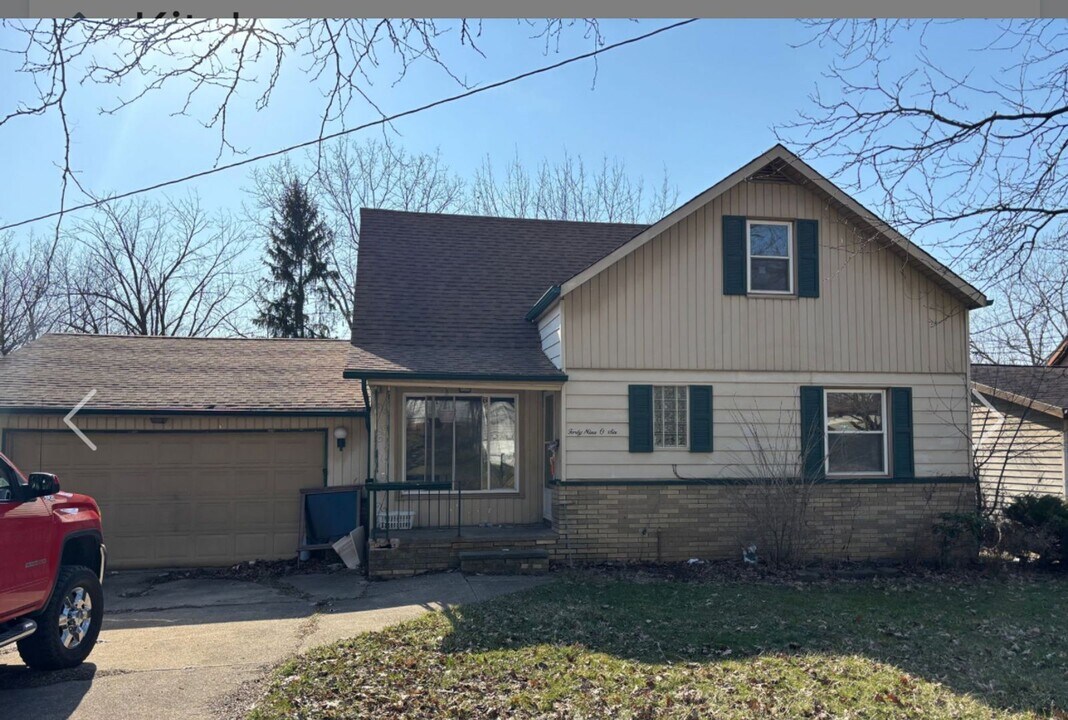 4906 E 81st St in Garfield Heights, OH - Building Photo