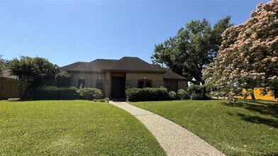 11527 Cedar Creek Dr in Houston, TX - Building Photo - Building Photo