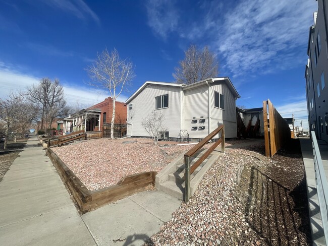 3229 W Conejos Plz in Denver, CO - Building Photo - Building Photo