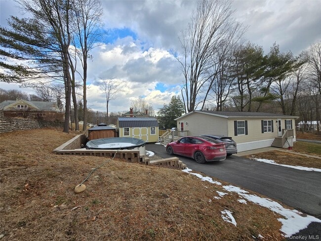 property at 2 Circle St