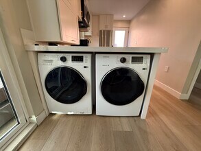 8509 Croydon Ave in Los Angeles, CA - Building Photo - Building Photo