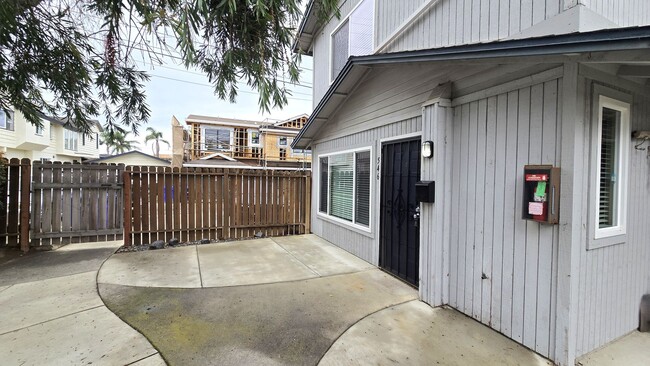 542-546 3rd St in Encinitas, CA - Building Photo - Building Photo