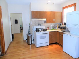 313 Cardinal Medeiros Ave, Unit 2 in Cambridge, MA - Building Photo