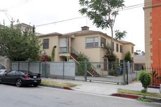 2954 Francis Ave in Los Angeles, CA - Building Photo - Primary Photo