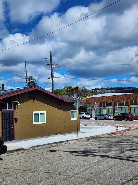 5361 Trask St in Oakland, CA - Foto de edificio