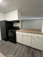 686 E Cottonwood Rd, Unit 12 in Palm Springs, CA - Building Photo - Building Photo