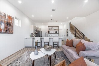 15000 S Richmond Ave in Houston, TX - Building Photo - Building Photo