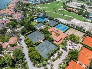 19143 Fisher Island Dr in Miami Beach, FL - Building Photo - Building Photo