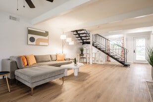 7971 Hanford Way, Unit 5 - Small in Sacramento, CA - Building Photo