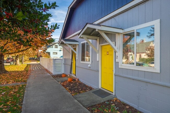 1524 S 8TH ST, Unit D in Tacoma, WA - Foto de edificio - Building Photo