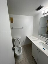 8610 N Sherman Cir in Miramar, FL - Building Photo - Building Photo