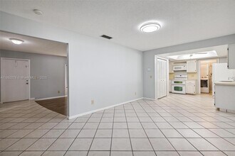 9431 NW 23rd St in Pembroke Pines, FL - Building Photo - Building Photo
