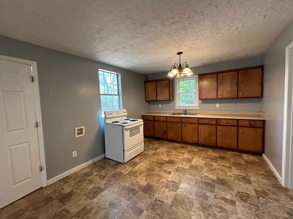 102 Mattison Rd Rentals in Oxford, AL