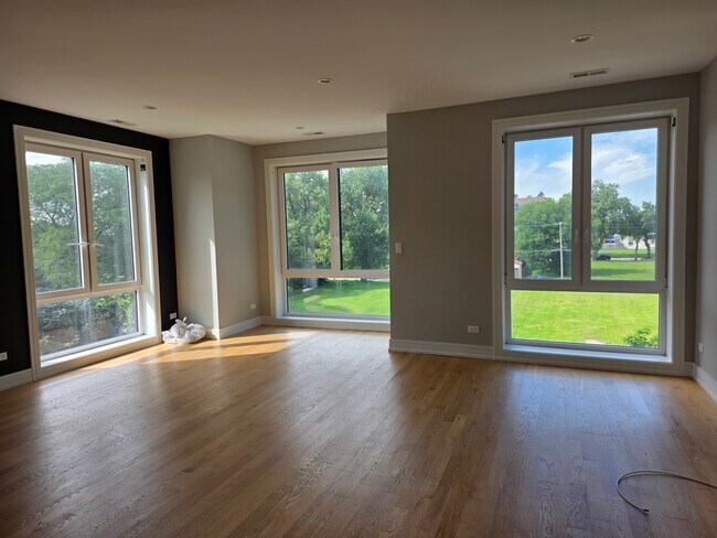 3745 S Lake Park Ave in Chicago, IL - Building Photo - Building Photo