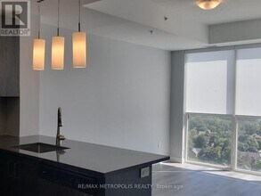 108 Garment St in Kitchener, ON - Building Photo - Building Photo