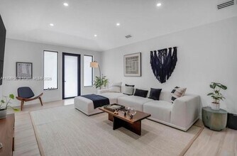 1543 Bird Rd in Coral Gables, FL - Building Photo - Building Photo