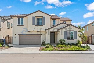 3286 Deer Oak Street in Manteca, CA - Building Photo