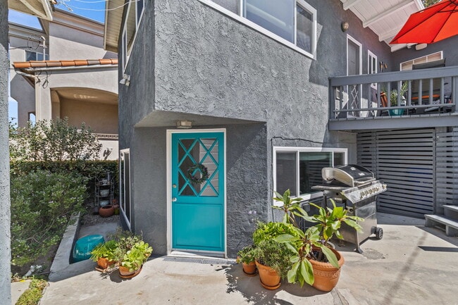 3525 N Poinsettia Ave, Unit Manhattan Beach Gem in Manhattan Beach, CA - Foto de edificio - Building Photo