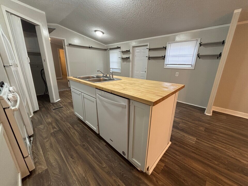 8937 Briarwood Ave in Kalamazoo, MI - Building Photo