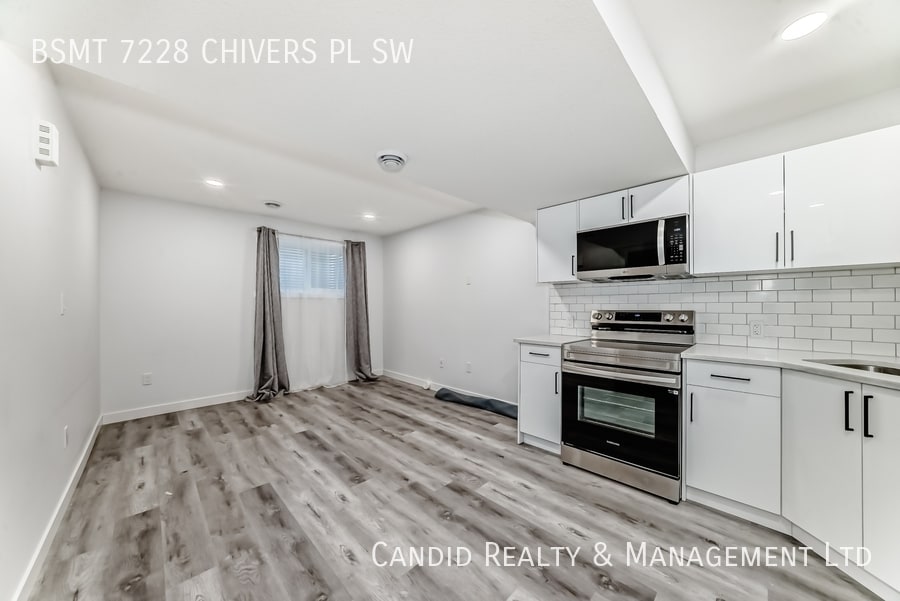 7228 Chivers Pl SW in Edmonton, AB - Building Photo