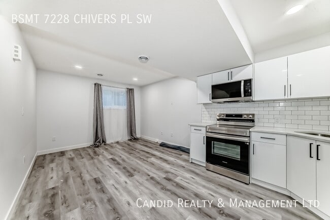 property at 7228 Chivers Pl SW