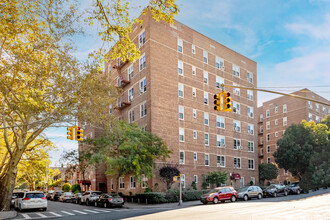 The Sutton in Rego Park, NY - Building Photo - Building Photo