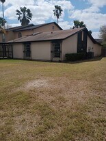 706 Continental Dr, Unit Apt 1 in Brownsville, TX - Building Photo