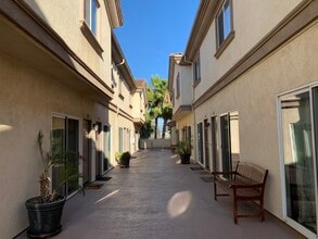17168 Newhope St, Unit 211 in Fountain Valley, CA - Building Photo - Building Photo
