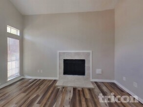 7114 River Garden Dr in Houston, TX - Foto de edificio - Building Photo