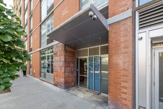 151 W 17th St in New York, NY - Building Photo - Building Photo