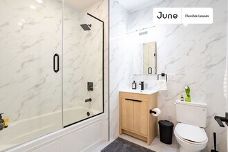 1, Unit 2 in New York, NY - Building Photo - Building Photo